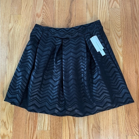 Joe B Dresses & Skirts - Joe B by Joe Benbasset Black Geometric Flare Skater Skirt Sz M (NWT)